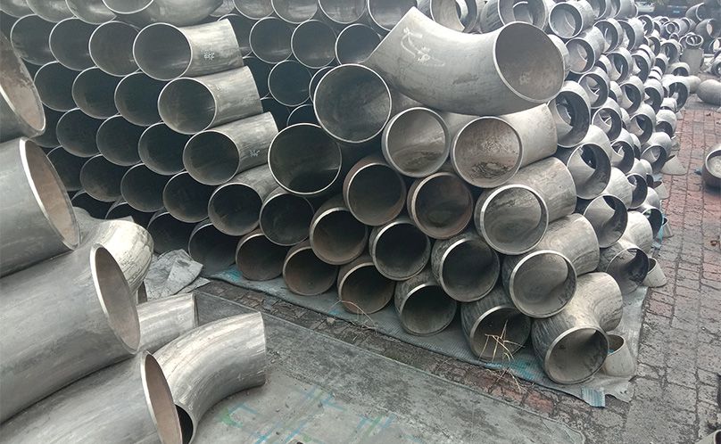 На что следует обратить внимание при чистке недорогих и качественных колен из нержавеющей стали?