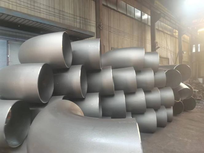 Понимание бесшовных и сварных колен в трубопроводных системах