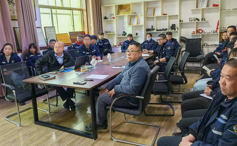 Компания Cangzhou Aosendic Pipe Fitting Manufacturing Co., Ltd. организовала конференцию по качественному обучению для руководителей среднего звена