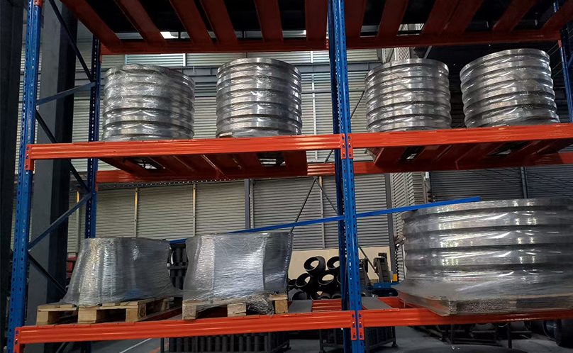 Как фланцы привариваются к трубам?