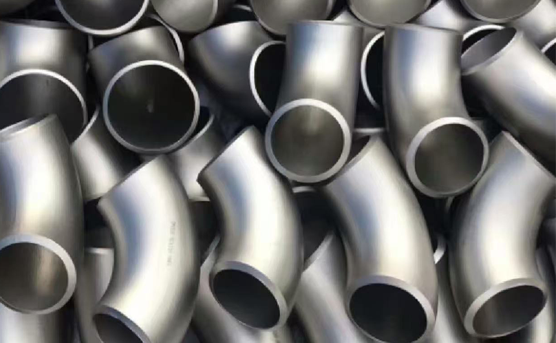 Безопасны ли угловые фитинги в условиях высокого давления?