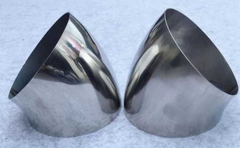 Анализ 30-градусного отвода из нержавеющей стали